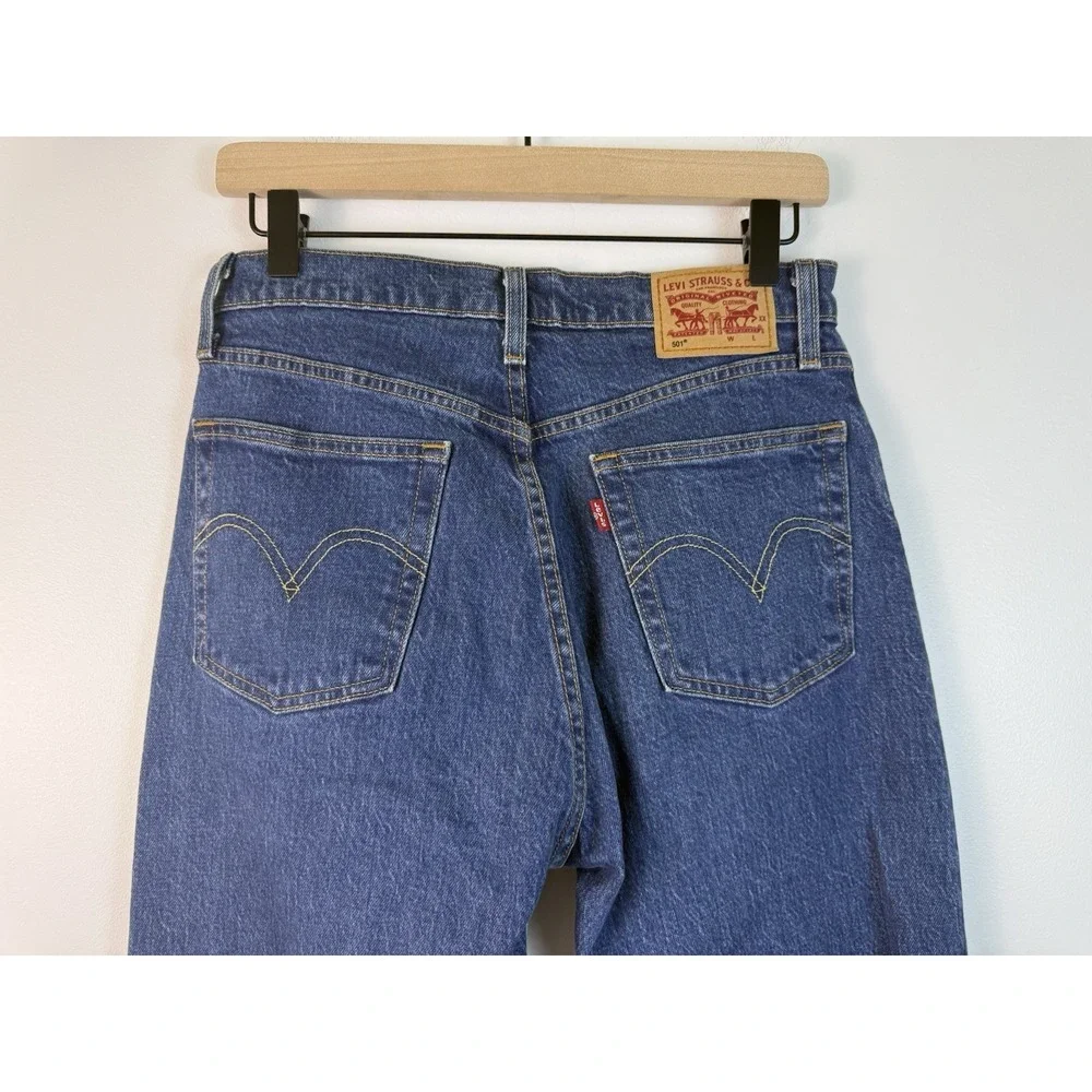 Levi's 501 Jeans Women's 27x32 Medium Blue Straight Leg Button Fly Denim Pants
